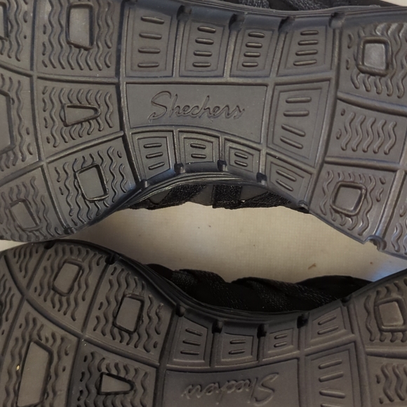 Skechers Sneakers - Picture 8 of 8